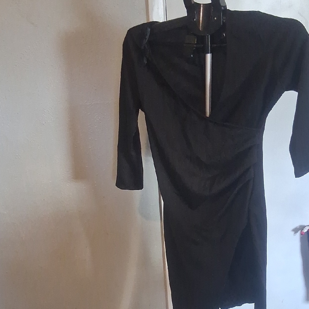 Chic Black Faux Wrap Midi Dress - Picture 2 of 6